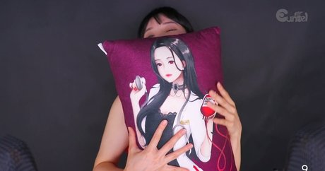 Eunzel ASMR modelo porno foto