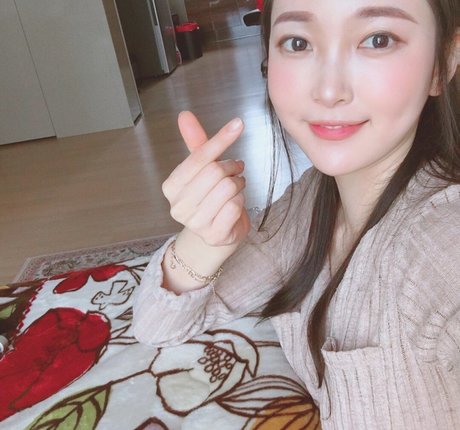 Eunzel ASMR estrella de alta definición galería