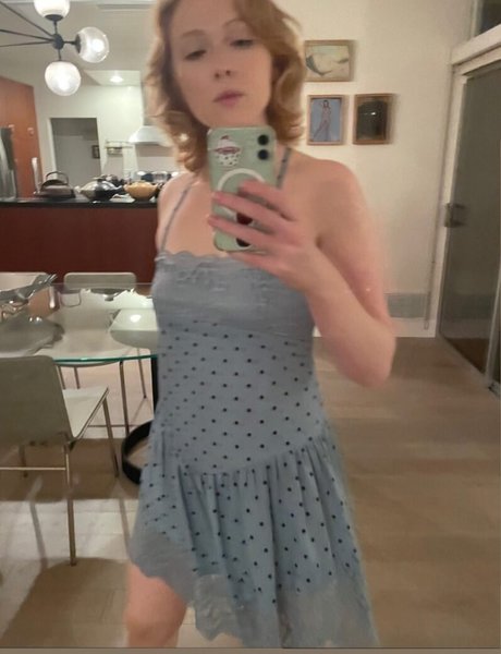 Molly Quinn actriz perfecta imágenes