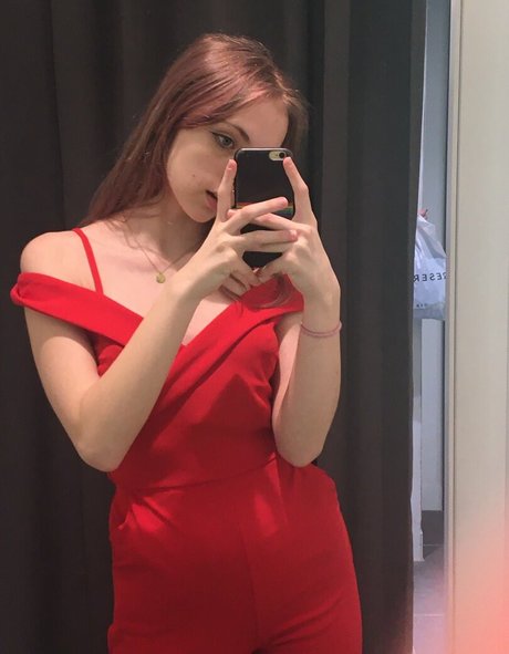 Rain Likes You estrella porno erótica galería