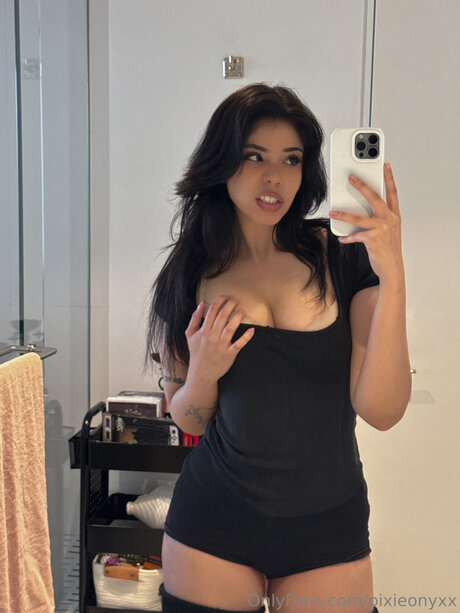 PixieOnyxx actriz sexual galerías