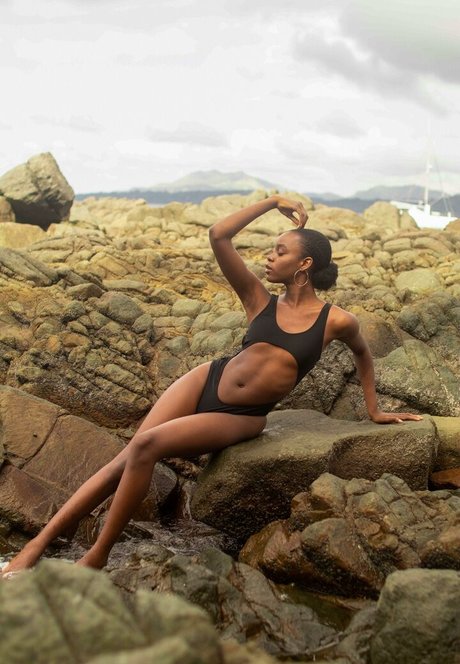 justkeik modelo de arte galería