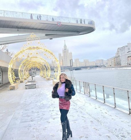 Oksana Mishyna estrella porno caliente foto