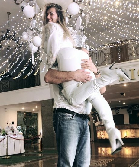 Oksana Mishyna actriz desnuda galerías