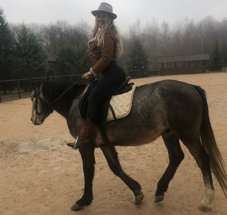 Oksana Mishyna bonita modelo galería