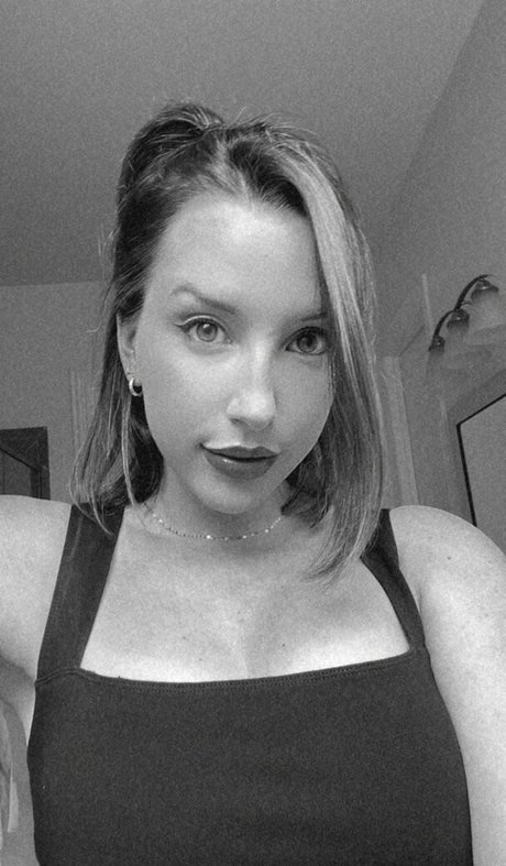 JackieMButler arte estrella porno galerías