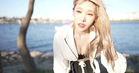 girlcrush tr bonita estrella porno fotos