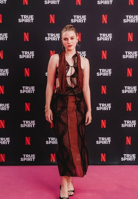 Teagan Croft actriz de arte archivo