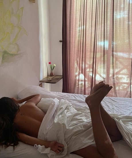 Estela Cruz estrella atractiva galería