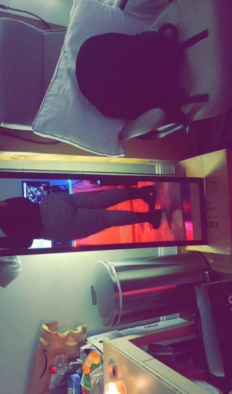 damned female estrella caliente archivo