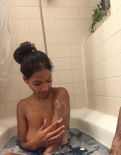 Jinna Cabrera hermosa actriz imágenes