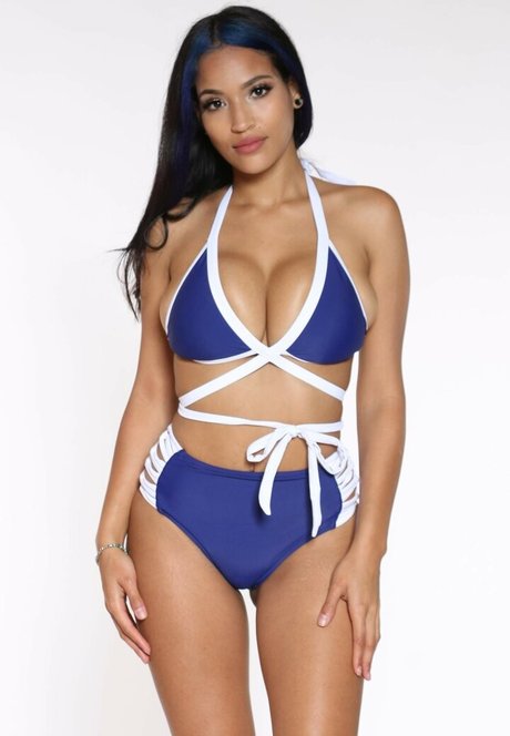 Jinna Cabrera modelo desnuda galería