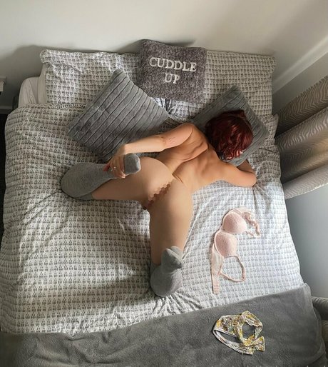 Bakedwhilstbonded estrella erótica galería