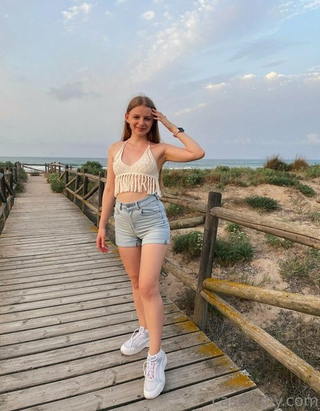 caseyshy hermosa actriz galerías