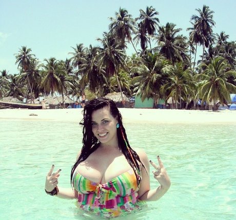 Kinsey Osborn modelo exclusivo fotos