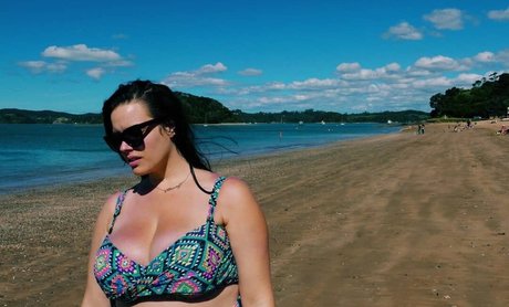 Kinsey Osborn modelo de arte galería