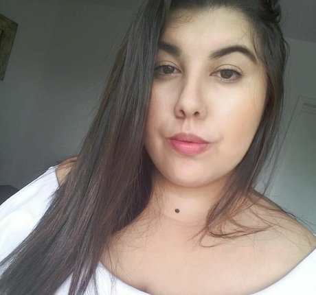 Bianca Novaes estrella porno atractiva galería