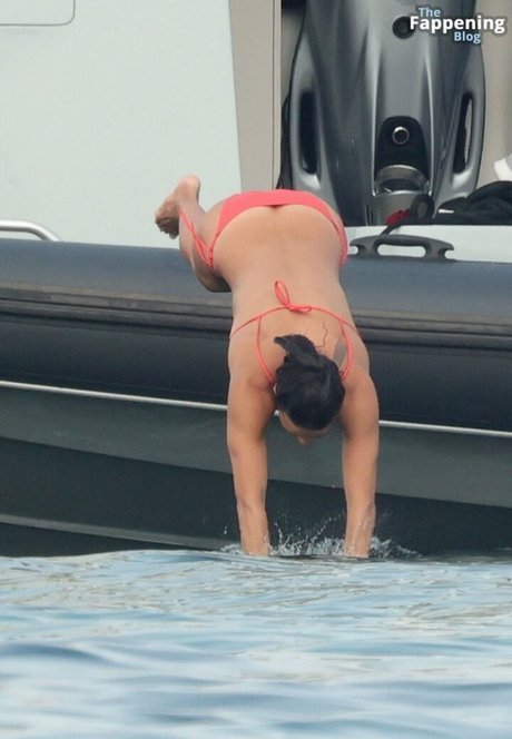 Buttcracks actriz atractiva foto