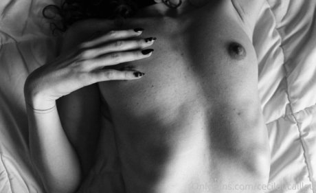 CecilouCaillou estrella porno bonita foto