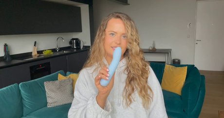 The Girl In Lingerie modelo superior foto