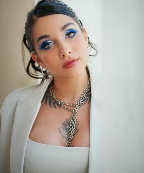 Maria Becerra estrella adulta fotos