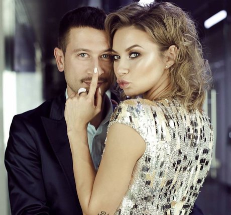 Polina Logunova desnudos estrella archivo