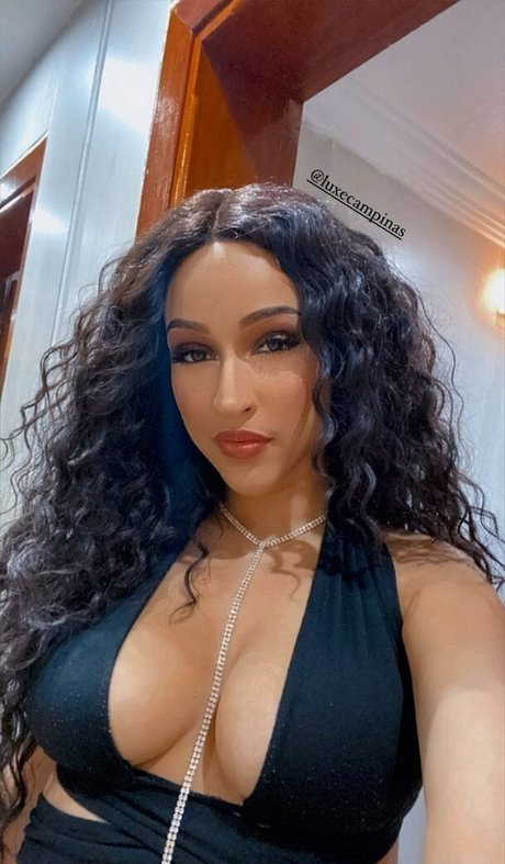 nayharaa_ arte modelo foto