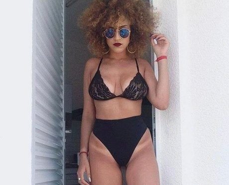 nayharaa_ estrella desnuda recopilación