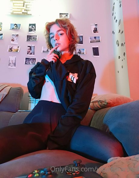 YourCoraRossi actriz xxx archivo