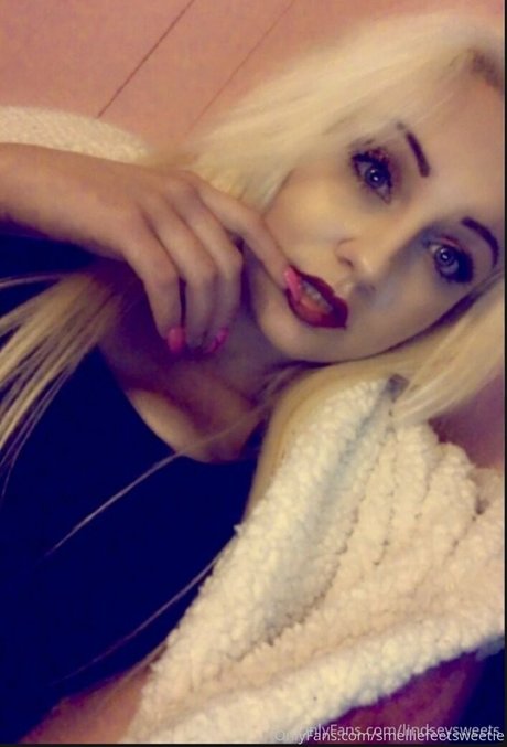 smelliefeetsweetie estrella sexy galerías