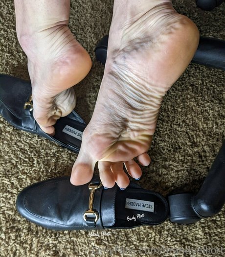 brandyelliott estrella desnuda foto