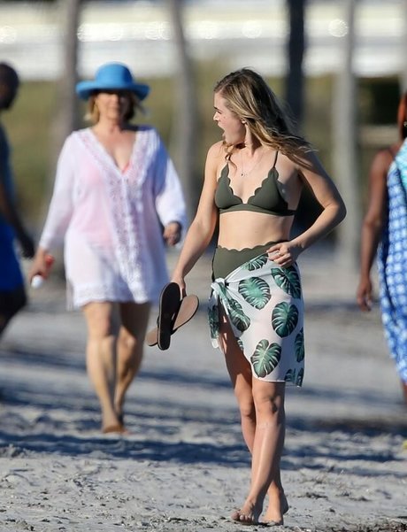 Melissa Roxburgh estrella perfecta fotos