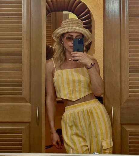 Melissa Roxburgh mejor estrella imágenes