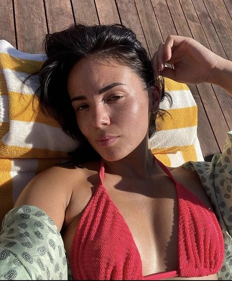 Agathe Auproux actriz de desnudos imágenes