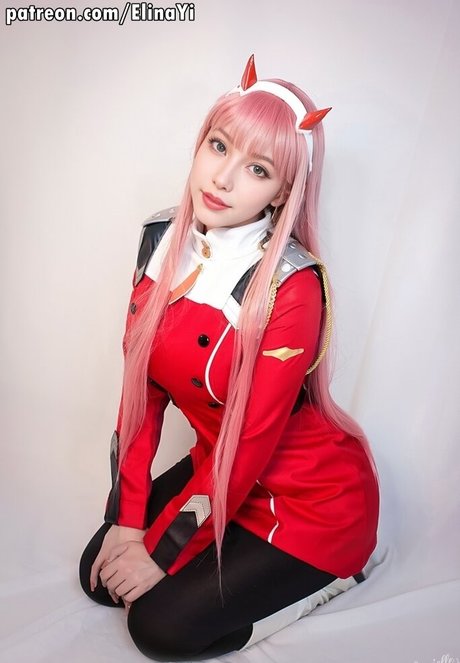 Elina Yi modelo gratis imagen