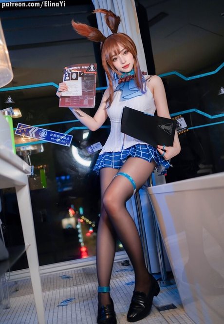 Elina Yi modelo desnudo galerías