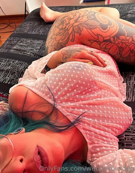 wendysuicideg modelo erótico fotos
