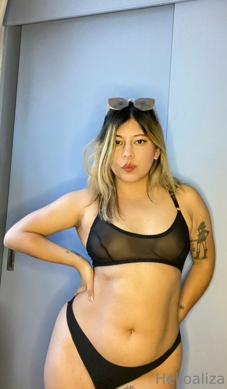 helloaliza estrella hermosa fotos