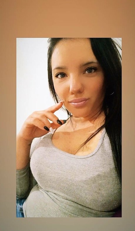 pilar27 estrella porno en alta definición galería