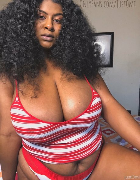 justomi actriz de desnudos galería