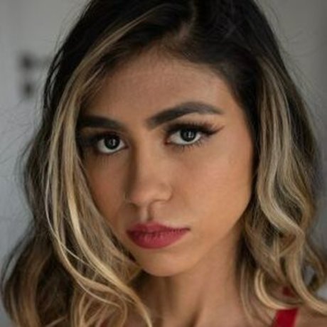 Fernanda Ribeiro estrella desnuda imagen