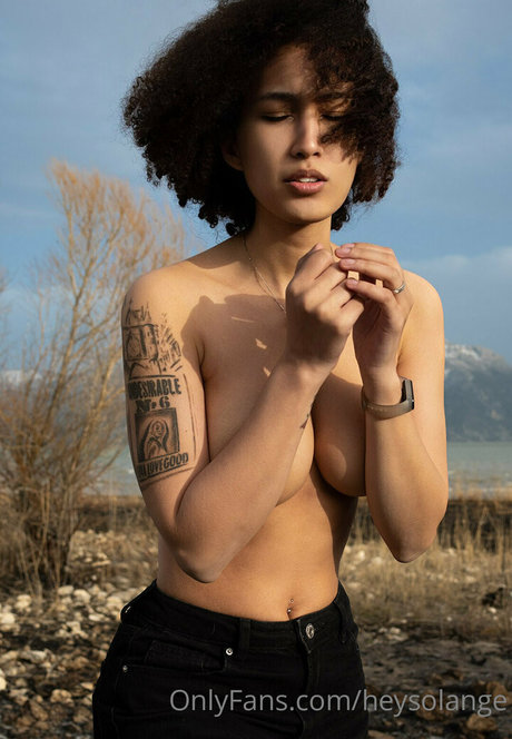 heysolange modelo de arte imagen