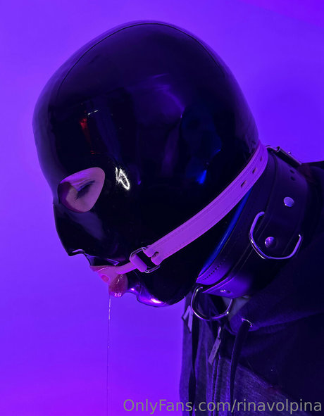 rinavolpina actriz atractiva fotos