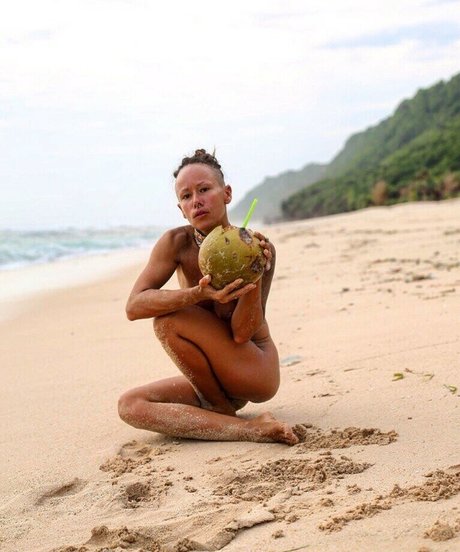 Maria Kasta estrella agradable imagen