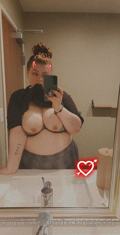 fxckinggoddes actriz porno imágenes