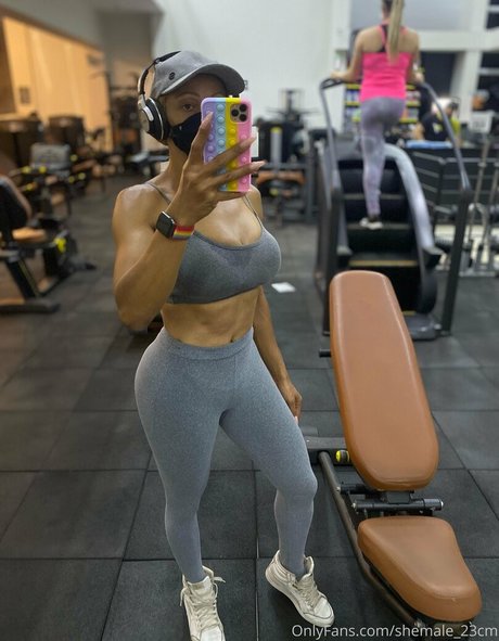 shemale 23cm estrella exclusiva imagen