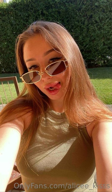 alicee kisss modelo sexual galería