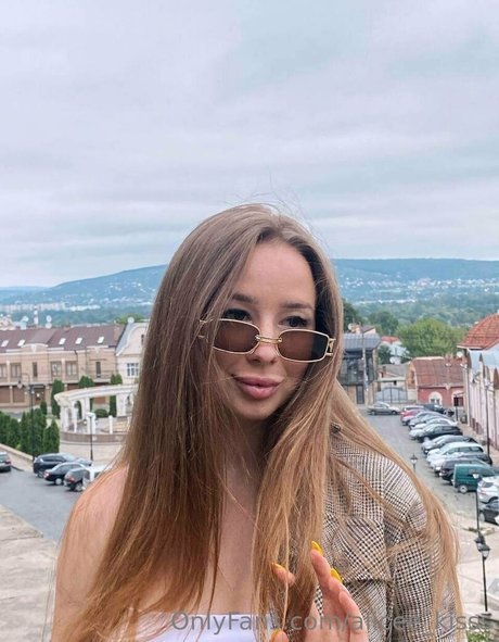 alicee kisss modelo libre imágenes