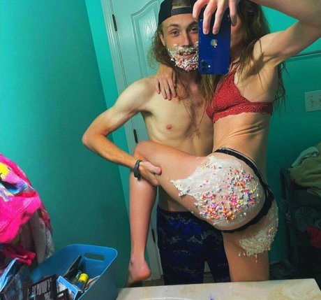 obey genevieve estrella porno desnuda foto