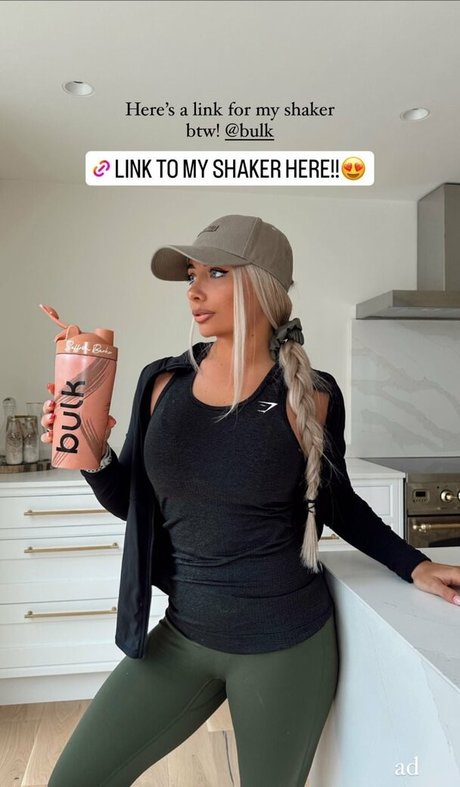 Saffron Barker estrella erótica imagen